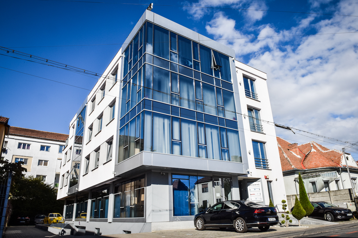 Firma Bridge Integrated Customer Services face angajări la Sibiu. Salariu minim brut de 8.500 de lei, program flexibil și posibilitate de avansare în carieră