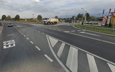 Se face sens giratoriu pe DN1, la intrarea în Avrig, dinspre Sibiu. Dar doar când vor fi bani