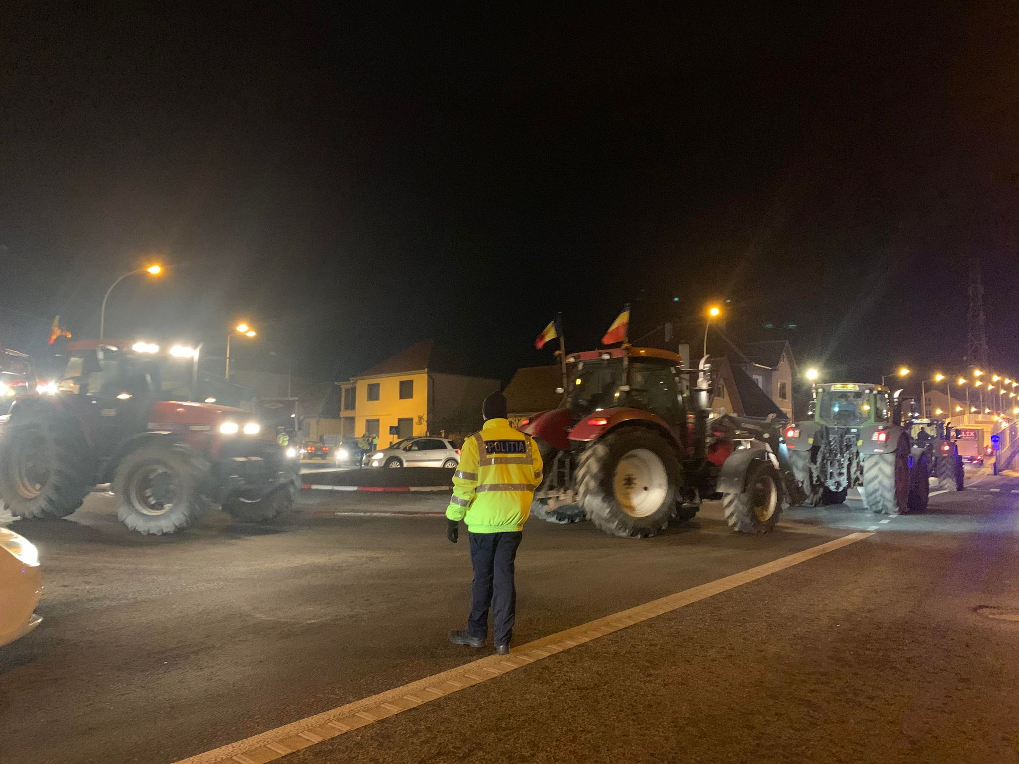 ACTUALIZARE Protest masiv în Sibiu: Fermierii n-au plecat acasă, numeroase străzi sunt încă blocate