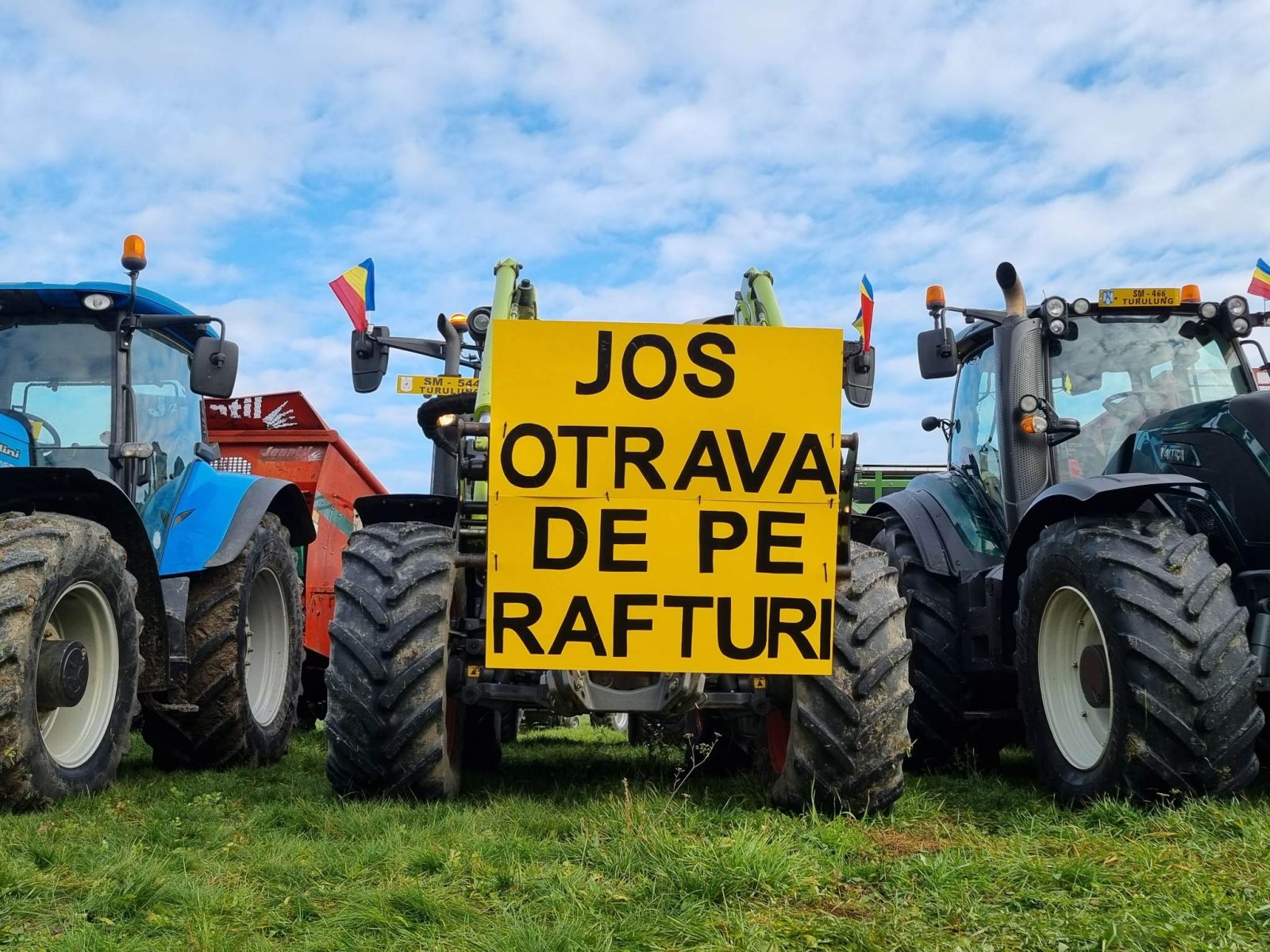 Fermierii și transportatorii protestează astăzi în Sibiu. Sunt așteptate peste 80 de tractoare, utilaje și autoturisme