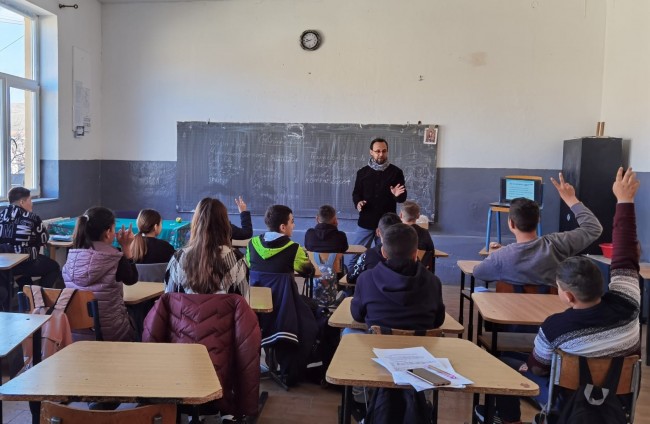 În Agenda pentru Tineret a județului vor fi acceptate proiecte pentru prevenirea consumului de droguri și combaterea fenomenului de bullying în școli
