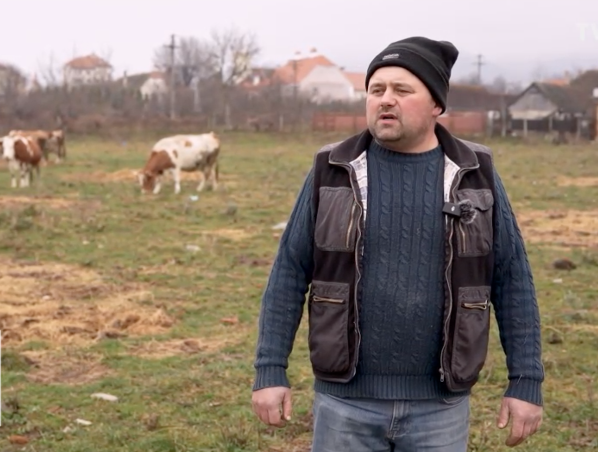 Fermier din Orlat, despre mica sa afacere cu 17 vaci. „Clienții sunt persoane cu venituri mici și medii. Nu trebuie neapărat să ne îmbogățim”