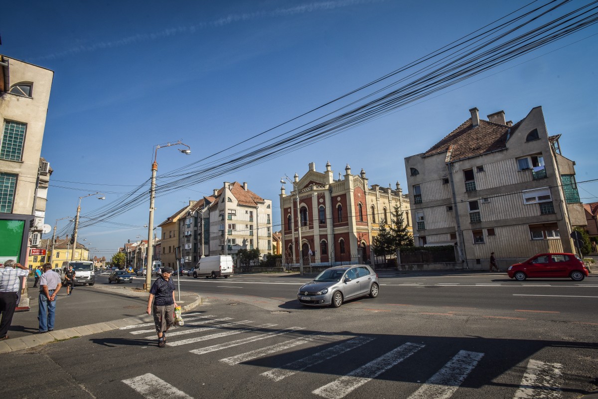 Bătaie pentru un loc de parcare, pe strada Constituției