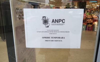 Cel mai mare mall din Târgu Mureş a fost închis temporar din cauza gândacilor