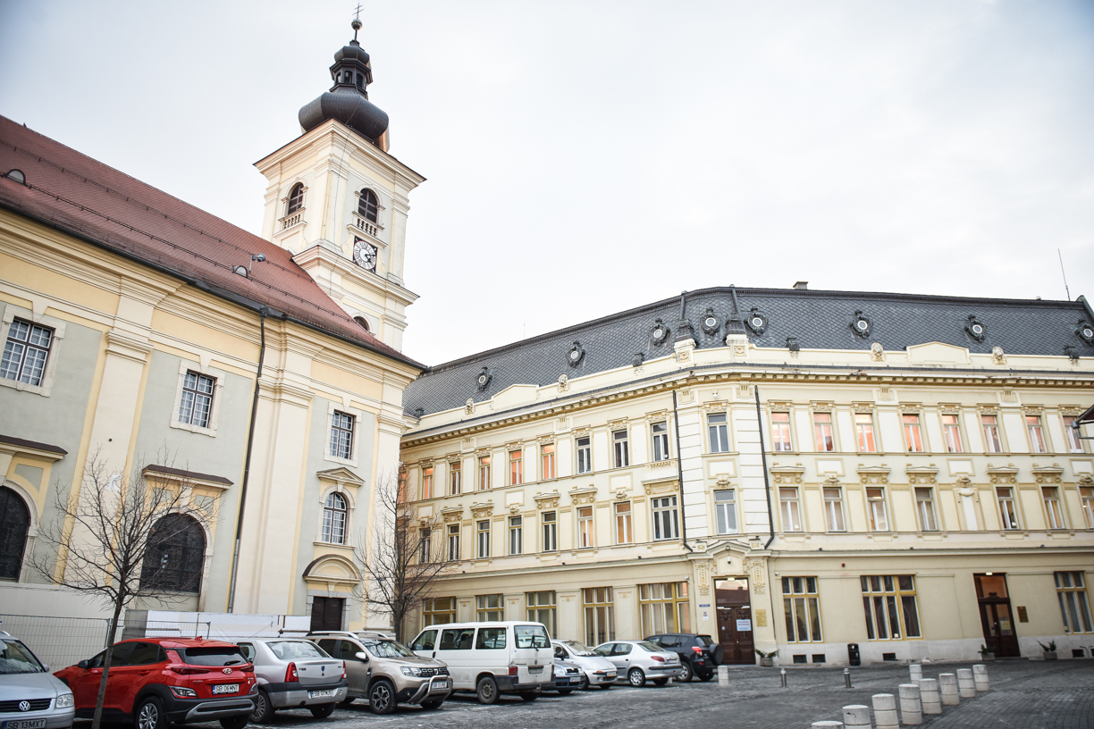 Știrile zilei la Sibiu: despre terenul noului spital, copil căzut de la etajul 5, contre la CJ