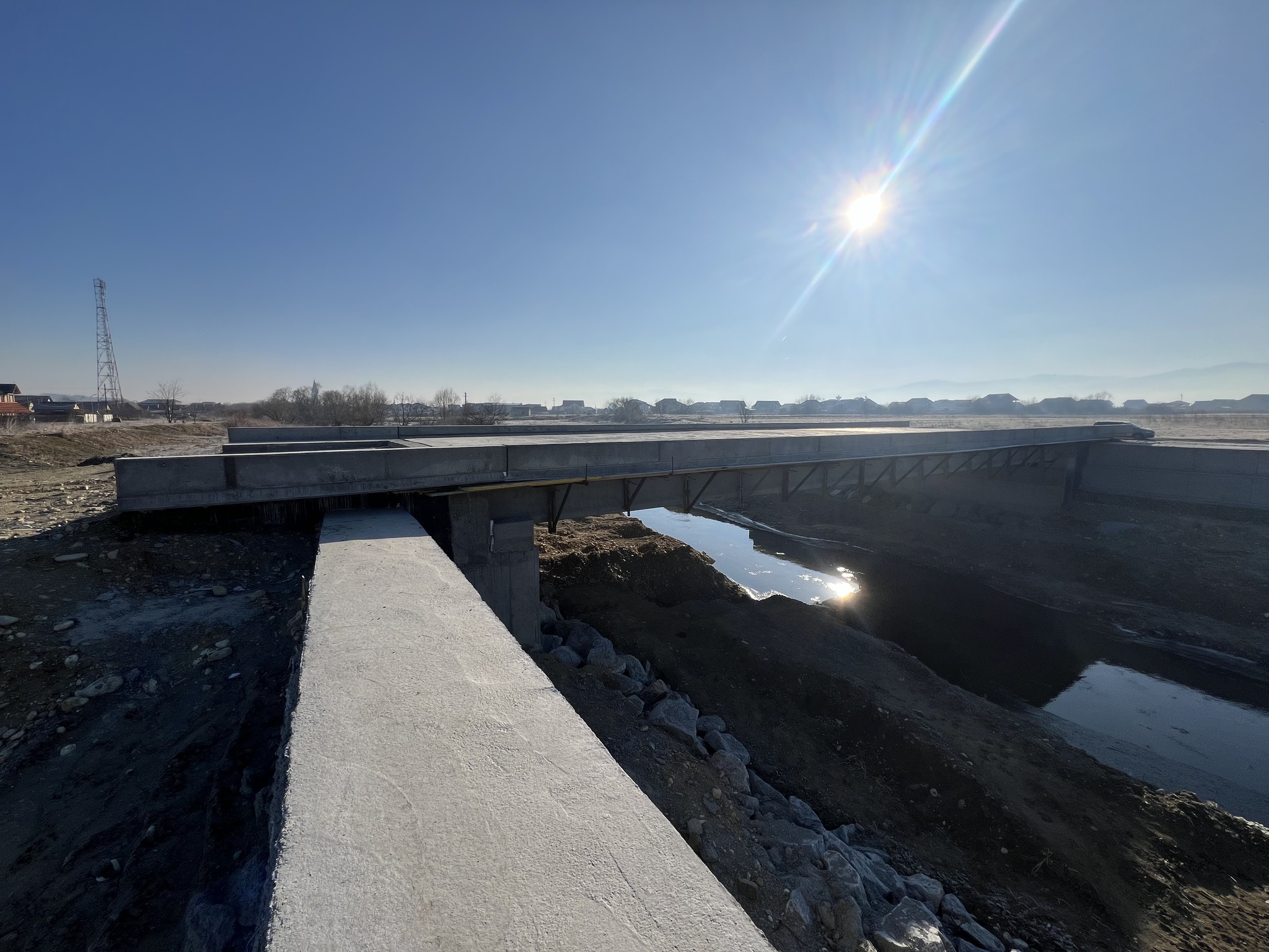 Lucrările celui de-al doilea pod peste Cibin, construit de Primăria Cristian, au trecut de cea mai complexă parte