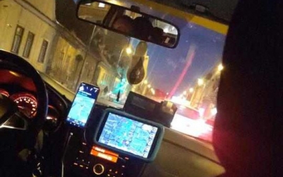 Un turist venit la Sibiu a comandat o mașină Bolt, dar i-a venit un taxi. Conducerea 953: Noi știm că nu este legal, vom lua măsurile de rigoare