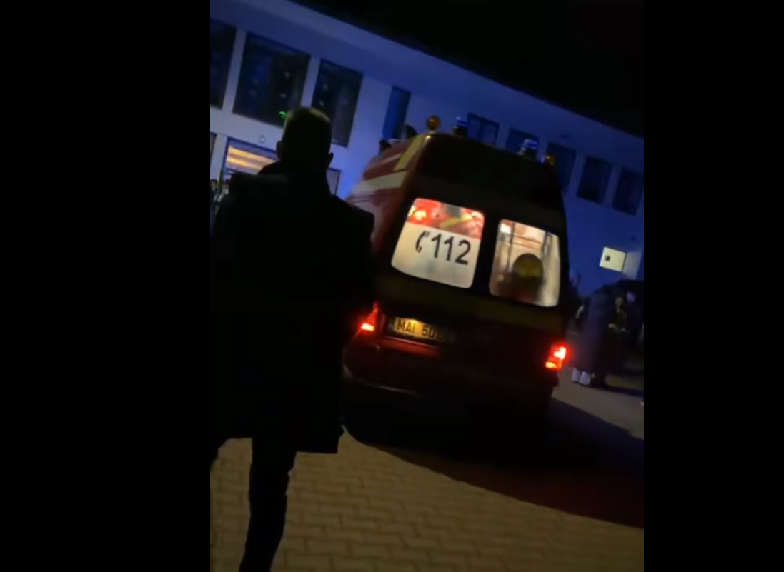 Un bărbat din Rășinari a ajuns la spital după o petrecere la Căminul Cultural din Gura Râului