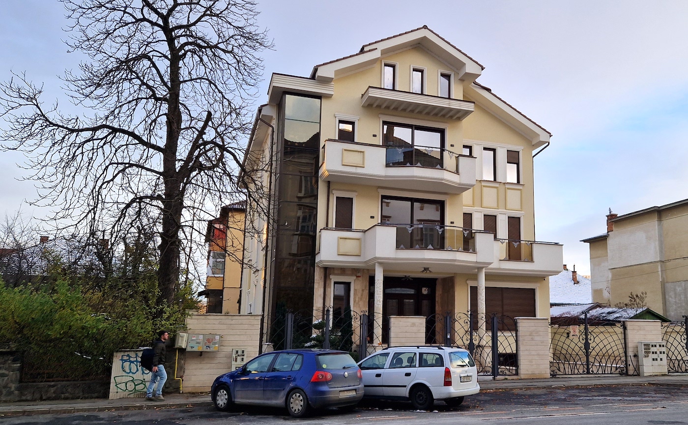 În Sibiu trebuie demolate 200 de construcții ridicate ilegal. „Chiar și unii executori judecătorești întârzie aceste proceduri în mod nejustificat”