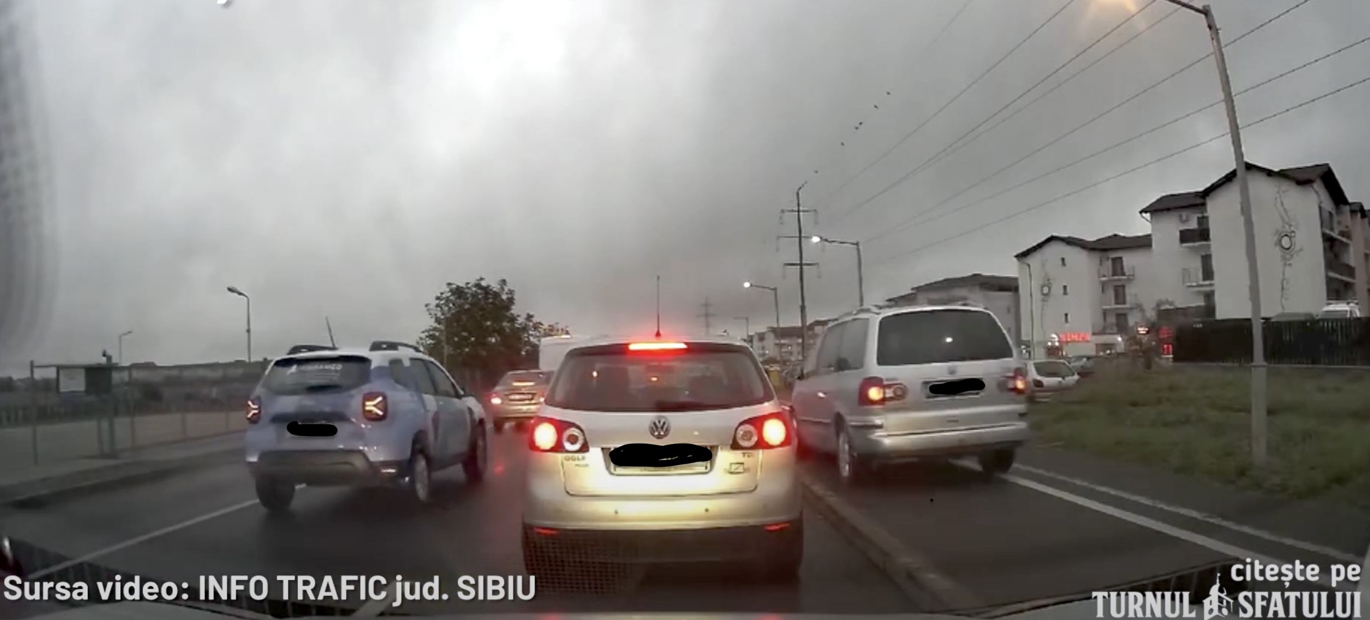 Legea junglei: Șofer filmat în Cartierul Arhitecților cum devansează coloana pe trotuar, printre bicicliști și pietoni