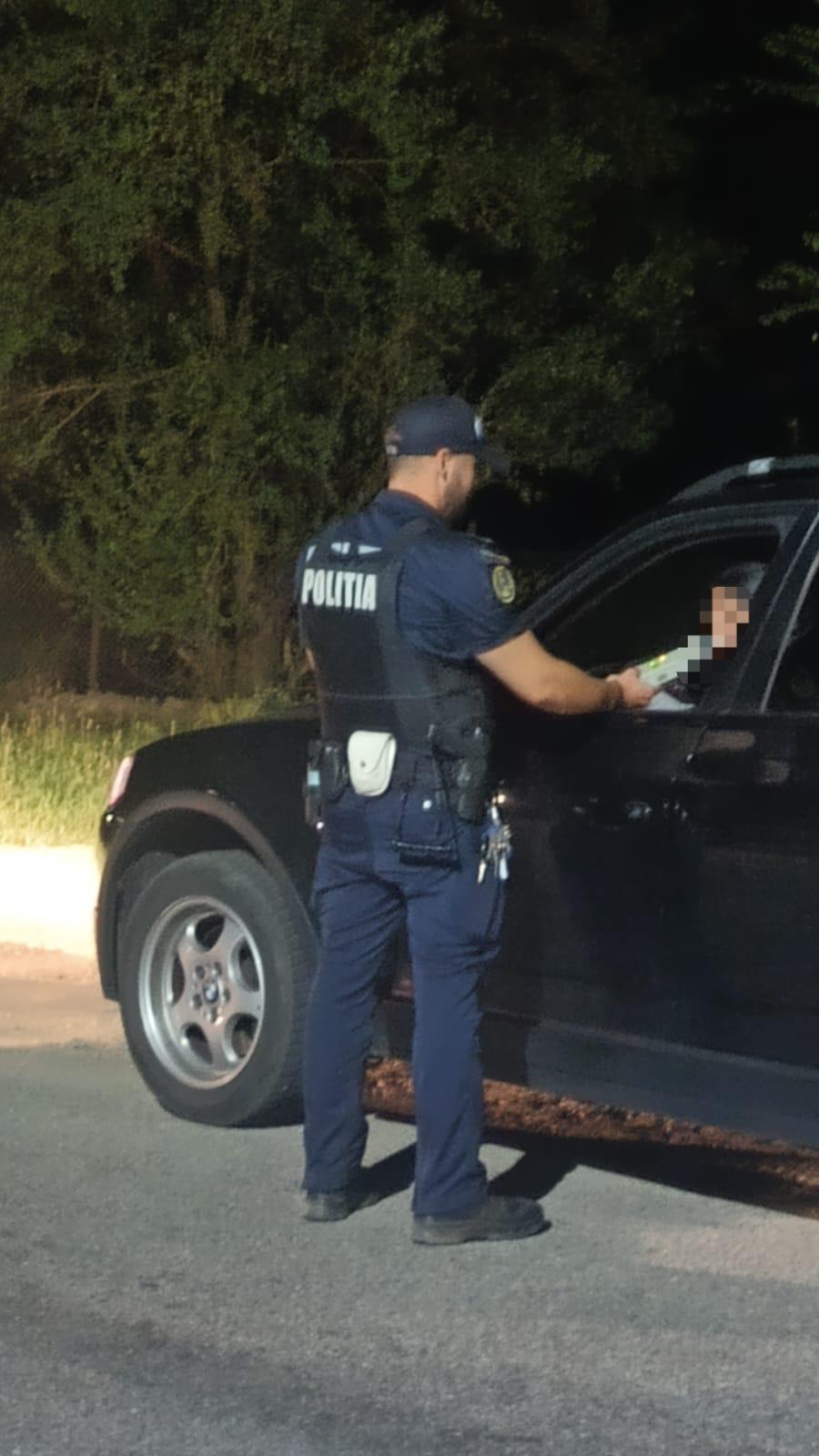 Razie a polițiștilor în Avrig și Tălmaciu: 44 de amenzi, 6 certificate de înmatriculare suspendate și un permis de port armă anulat