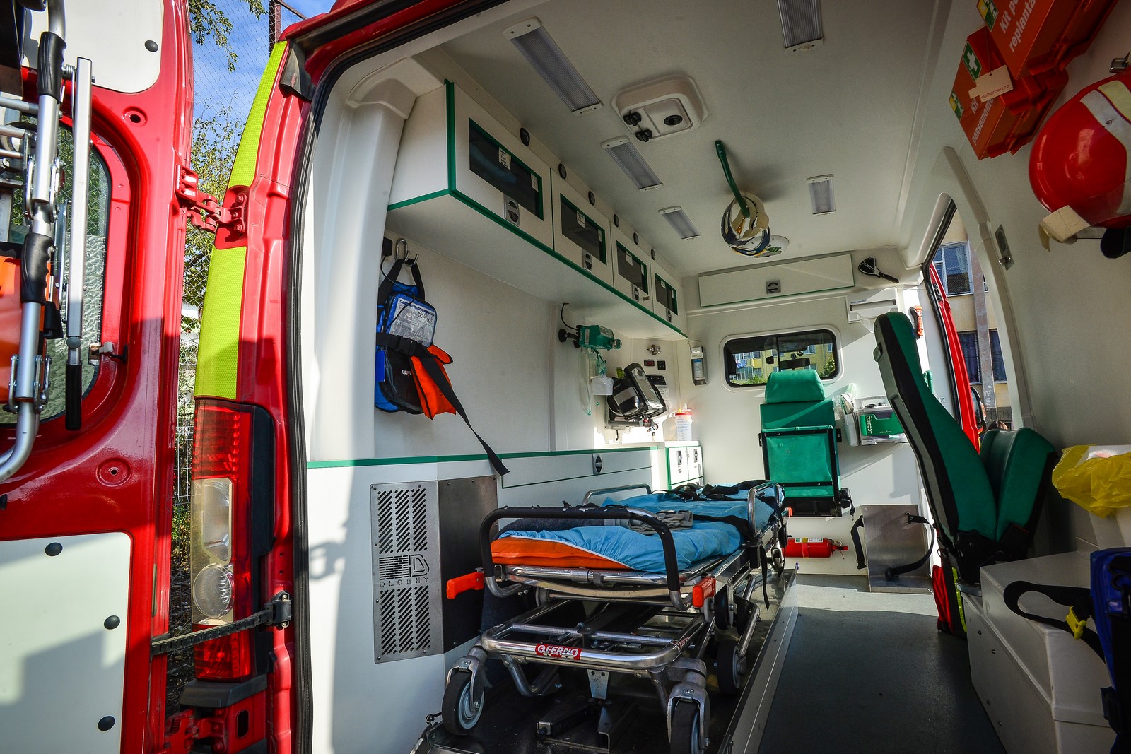 Accident la intersecția străzilor Ștrandului cu Alba Iulia. Două persoane au ajuns la spital