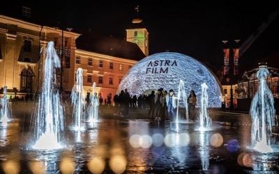Astra Film Festival 2024 începe în weekend, la Sibu.  În deschidere, un documentar în premieră despre care  deja se vorbește mult: „Tata”, de Lina Vdovîi și Radu Ciorniciuc