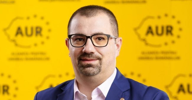 Deputatul AUR care l-a făcut ”nazist” pe deputatul FDGR Ovidiu Ganț scapă de orice pedeapsă: „Afirmațiile nu au caracter de propagandă naţionalistă”. FDGR e continuatorul de drept al Deutsche Volksgruppe