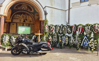Peste 100 de motocicliști l-au condus pe ultimul drum pe Cipi, bărbatul care și-a pierdut viața în accidentul de pe Valea Oltului. „Am fost a doua lui familie”
