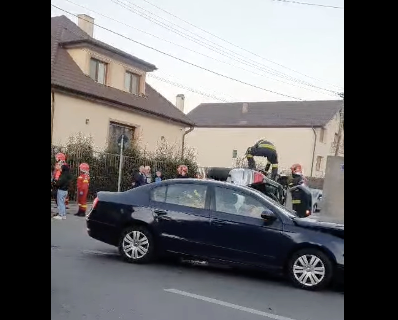 Accident în Sibiu, cu o persoană încarcerată, provocat de o șoferiță de 75 de ani care a intrat în intersecție fără să se asigure