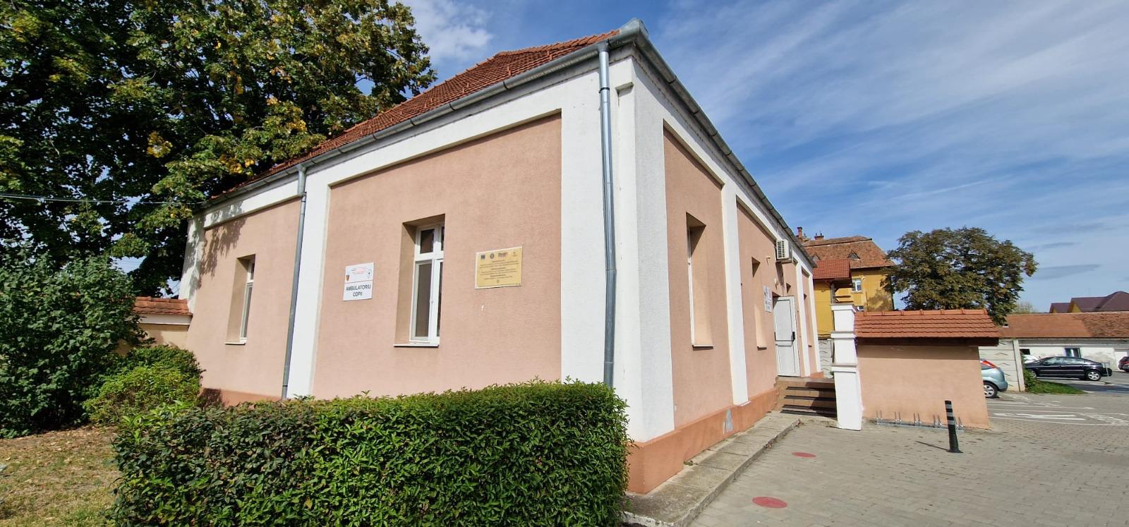O clădire a Spitalului de Psihiatrie din Sibiu, construită în 1863, va fi demolată parțial. Va fi extinsă pentru a reloca ambulatoriul de specialitate pentru copii