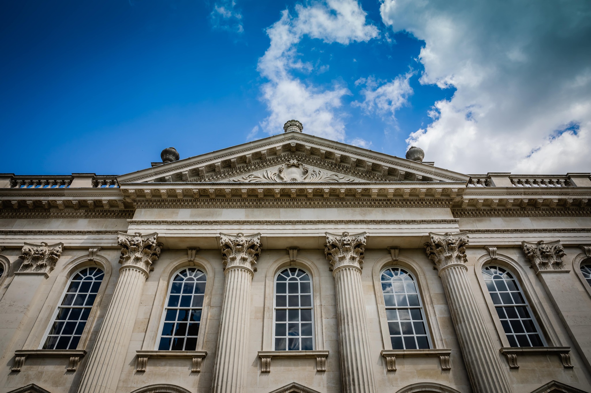 Limba română se predă și la Cambridge. Sunt scoase patru posturi de lector în Anglia, Maroc, Bulgaria și Republica Moldova