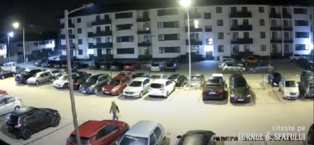 Locatarii unei străzi din Șelimbăr, verificați azi-noapte dacă și-au încuiat mașinile. Reacția Poliției