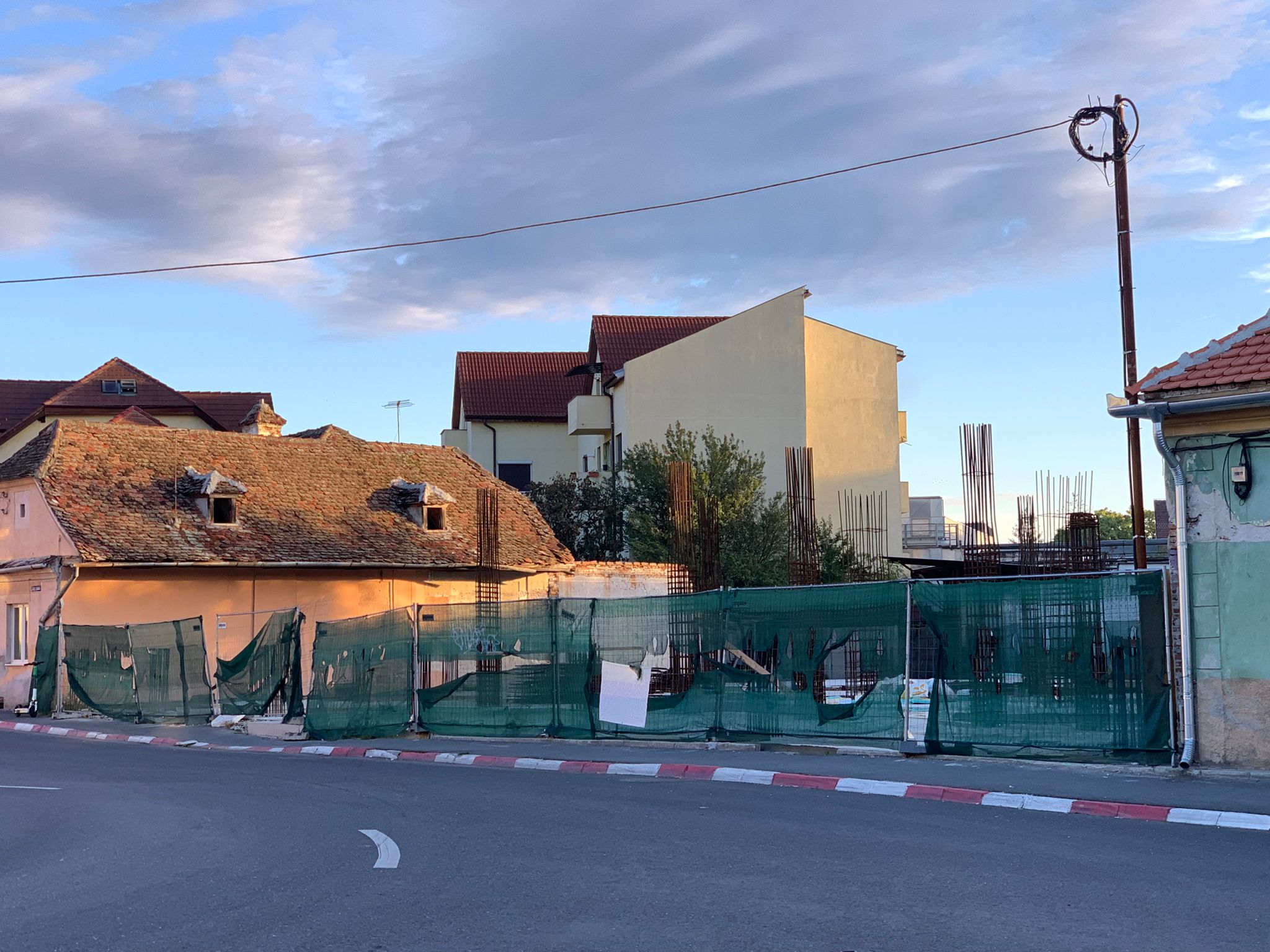 Un investitor local a renunțat la ideea de a construi un hotel. Va ridica o clădire cu apartamente. „Nu mai am încredere în domeniul Horeca. E o concurență mare în Sibiu”