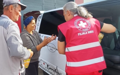 Crucea Roșie Sibiu a trimis la Galați peste două tone de alimente și alte produse strânse cu ajutorul sibienilor. „Mulțumim tuturor celor care s-au implicat”