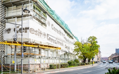 Stadiul lucrărilor la Colegiul Goga: finalizate în interior, exteriorul va fi gata în ianuarie. Lucrări pe Bastionului pentru un nou branșament la rețeaua de apă