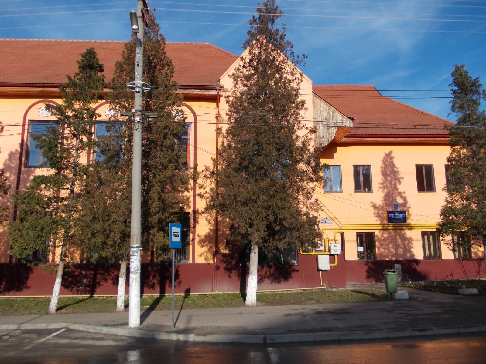 Școala Gimnazială din Ocna Sibiului va fi dotată cu mobilier