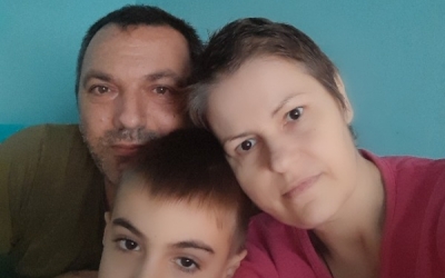 Larisa, mama unui băiețel de opt ani, are nevoie urgentă de sânge. Cei cu grupa 0 negativ pot dona fără programare