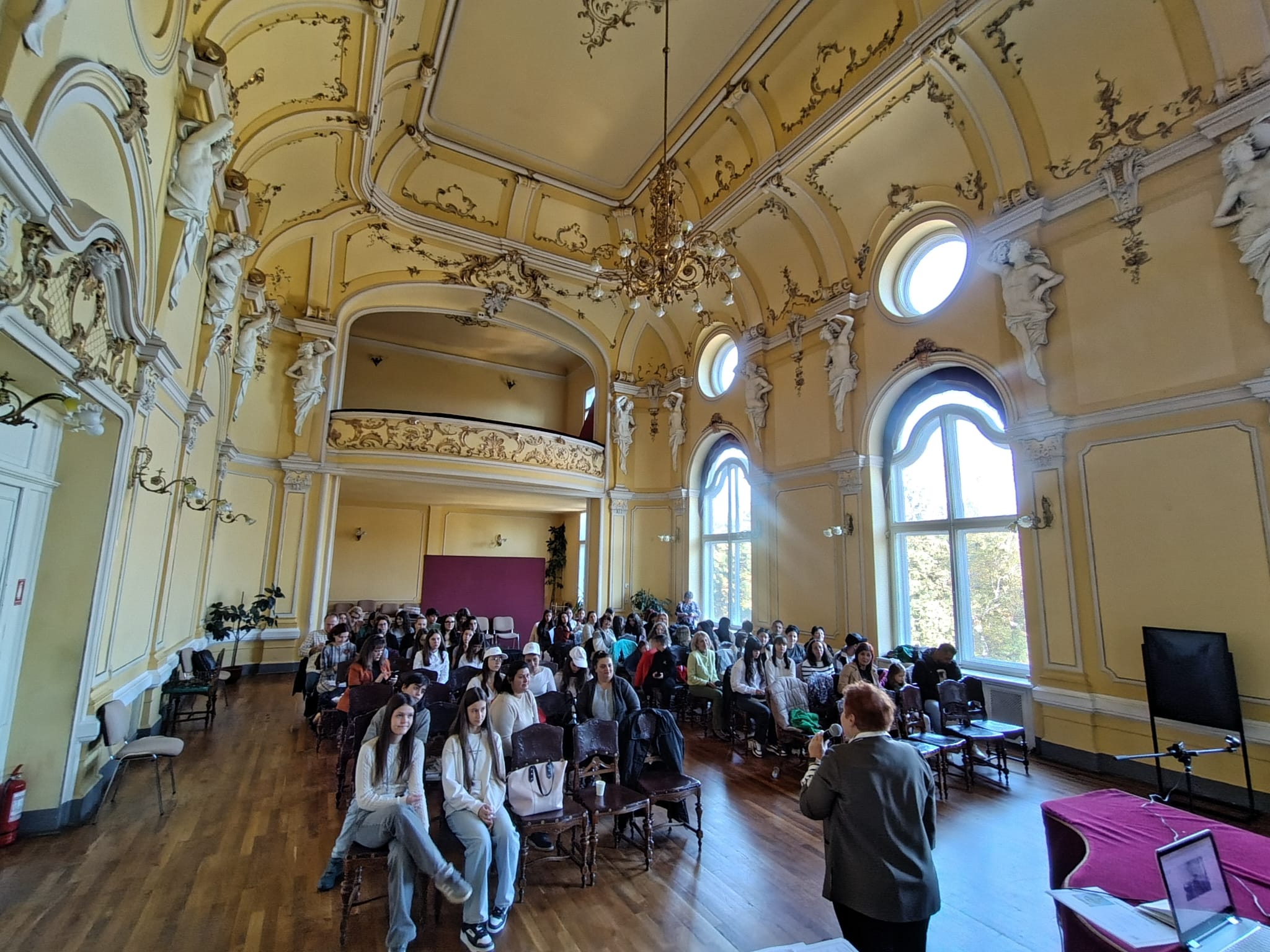 Festivalul „CDIdei în cărți” a ajuns la cea de-a IX-a ediție. Gala Laureaților a adunat la Sibiu peste 70 de elevi câștigători din toată țara