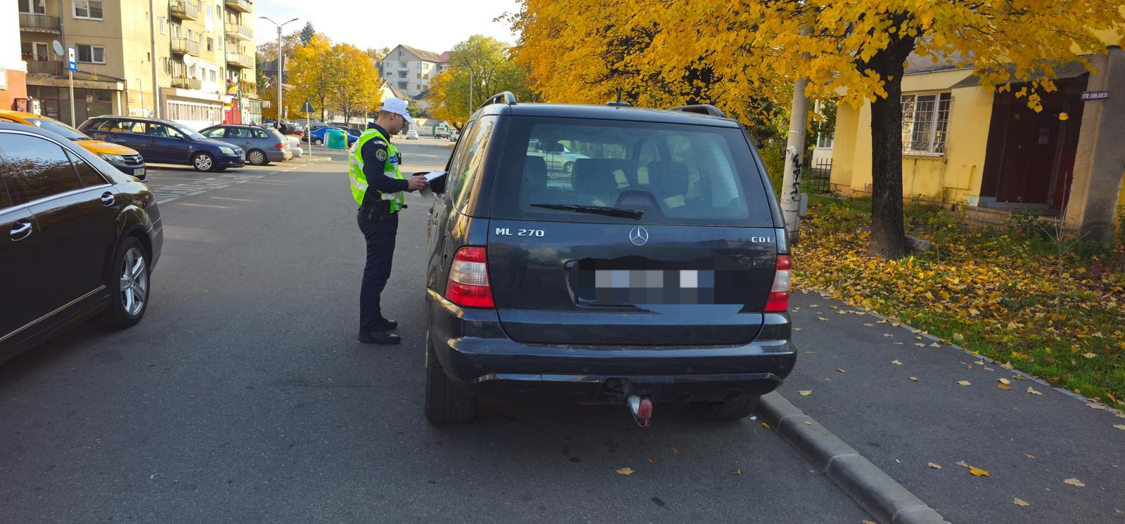 Acțiune a Poliției în cartierul Ștrand. Au fost vizați șoferii care opresc sau parchează neregulamentar