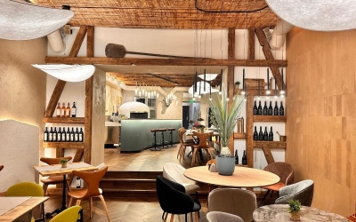 Spectacol la pizza bar-ul italian, la Cucina di Paolo din Sibiu - pizza este gata într-un minut jumătate