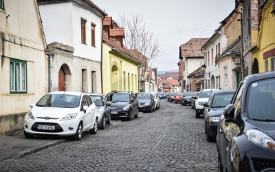 Primăria Sibiu vrea să extindă parcările cu plată pe cinci străzi din Orașul de jos. A cerut avizul Poliției