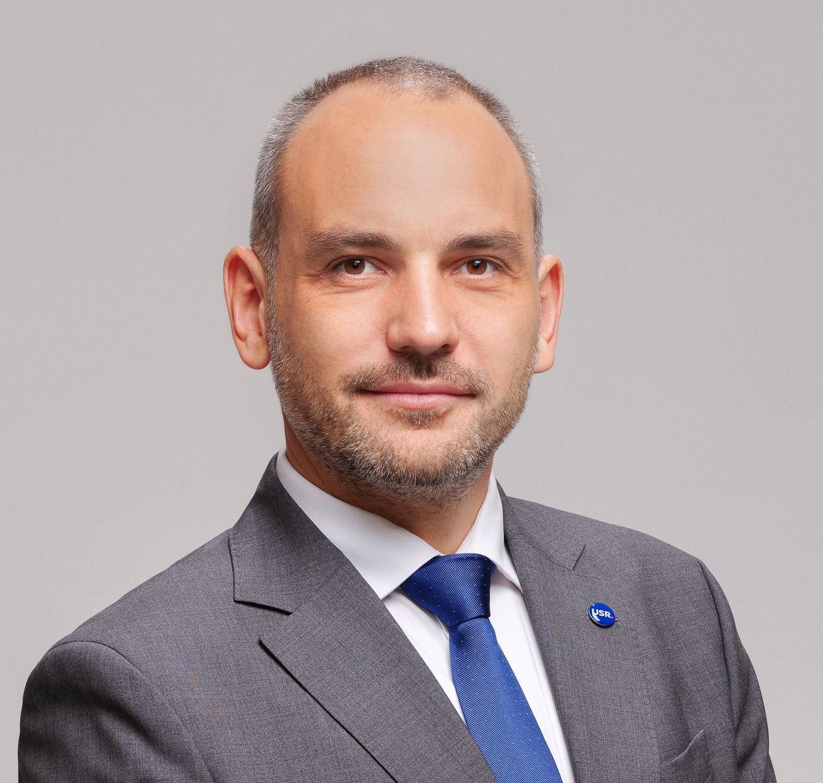 România pe marginea prăpastiei economice – PSD și PNL condamnă românii la scumpiri, datorii și instabilitate. Factura grea a anului electoral va veni din primele luni ale lui 2025