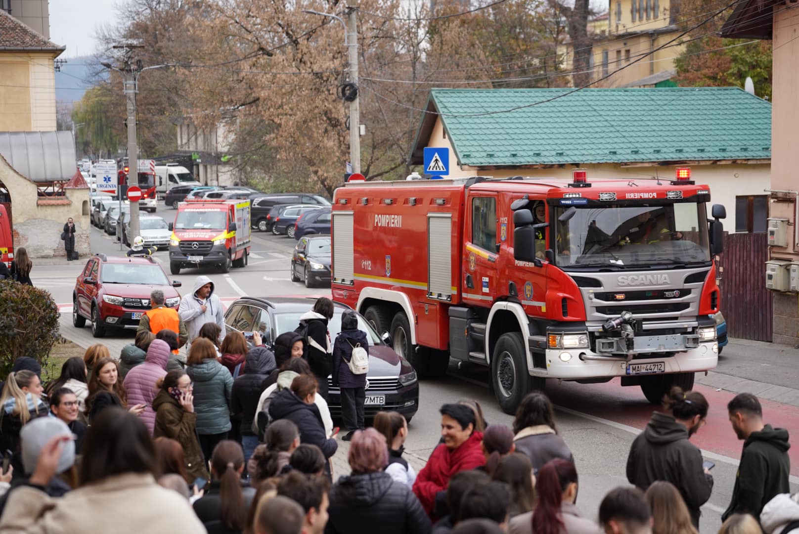 Exercițiu amplu al pompierilor sibieni la Facultatea de Medicină. Scenariu cu victime