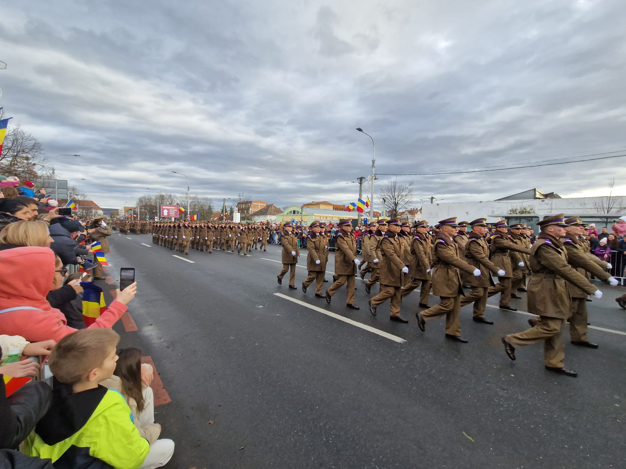 Sibiul nu va avea paradă militară de 1 decembrie. Autoritățile organizează depuneri de coroane