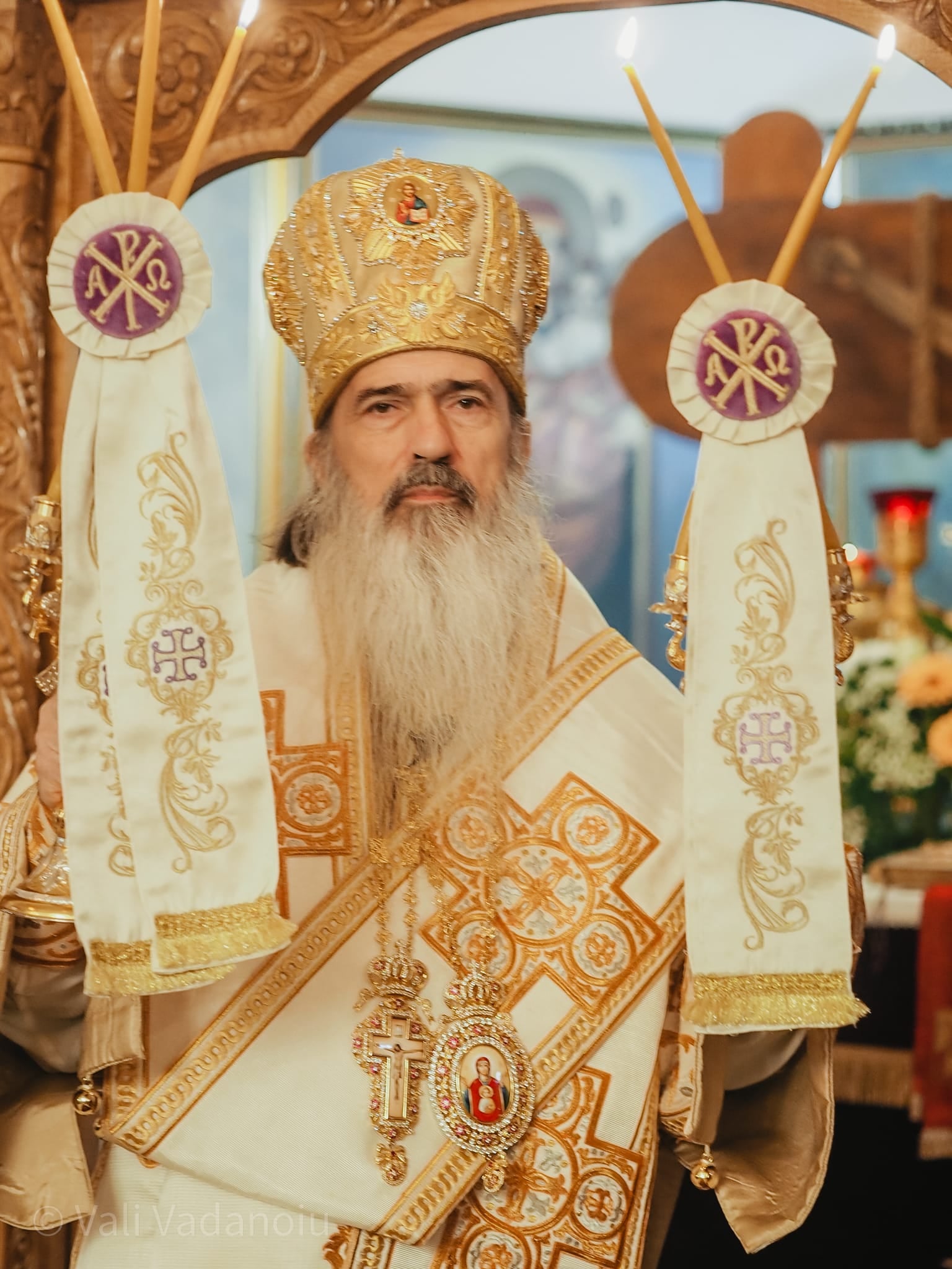 IPS Teodosie va fi judecat în dosarul în care este acuzat de cumpărare de influență. Decizia Curţii de Apel Constanţa poate fi contestată
