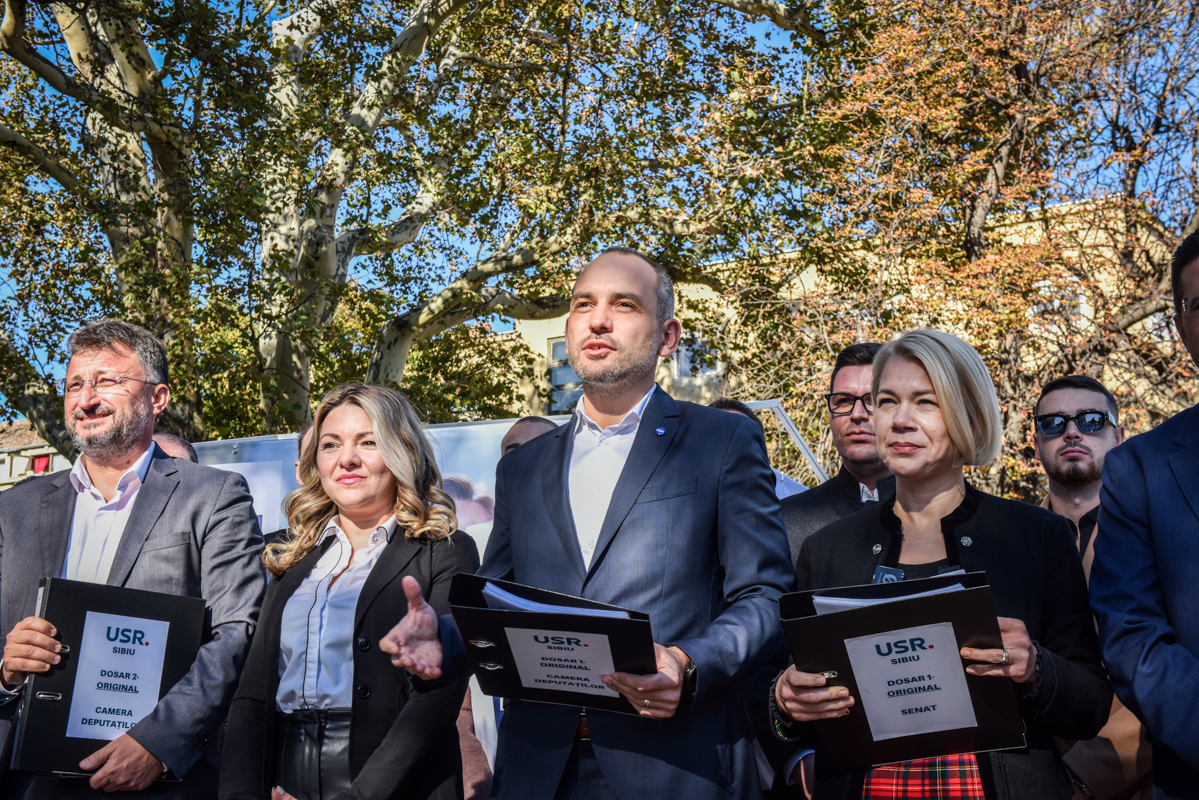 USR Sibiu, mesaje de susținere pentru Elena Lasconi: „Merităm mai mult decât să alegem între un hoț și un agent de influență al Rusiei”