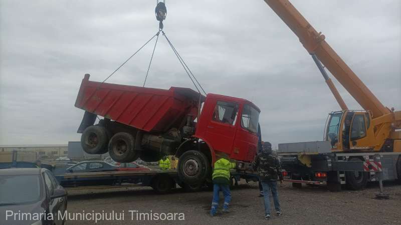Timiș: Primul camion confiscat pentru abandon ilegal de deşeuri