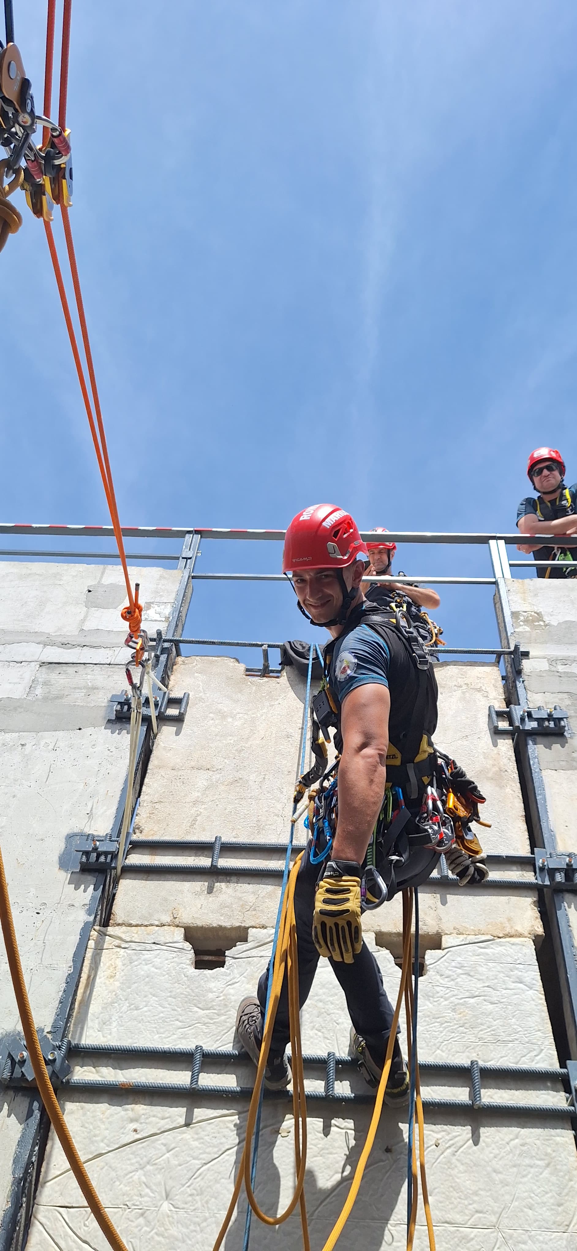 Marius Dobrin, unul dintre cei mai dedicați pompieri alpiniști de intervenție ai ISU Sibiu, cu o carieră de 17 ani: „Dacă nu există pasiune, este mai greu”