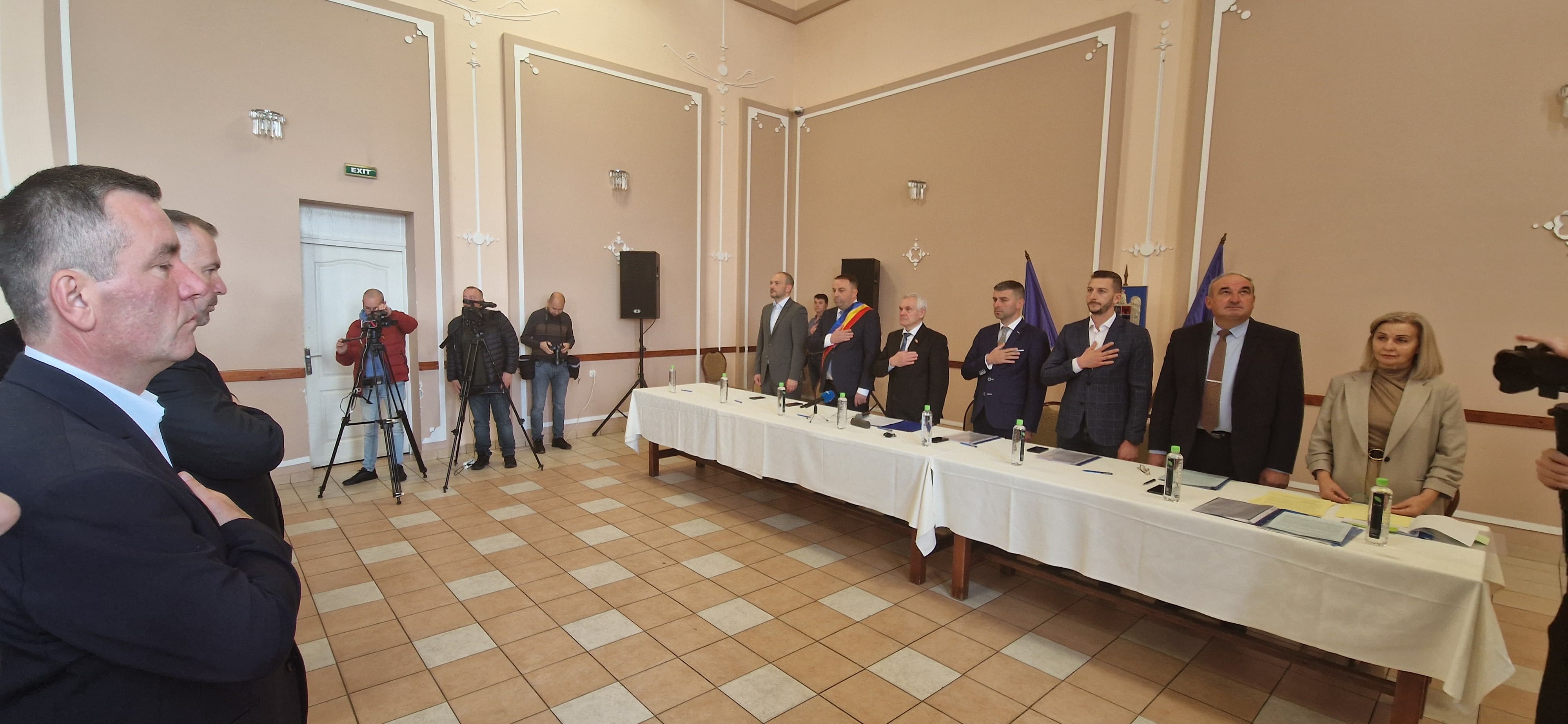 Noii aleși locali din Șelimbăr, cea mai bogată comună sibiană, au depus jurământul. Marius Grecu: Vă garantez că vom avea un mandat de echipă