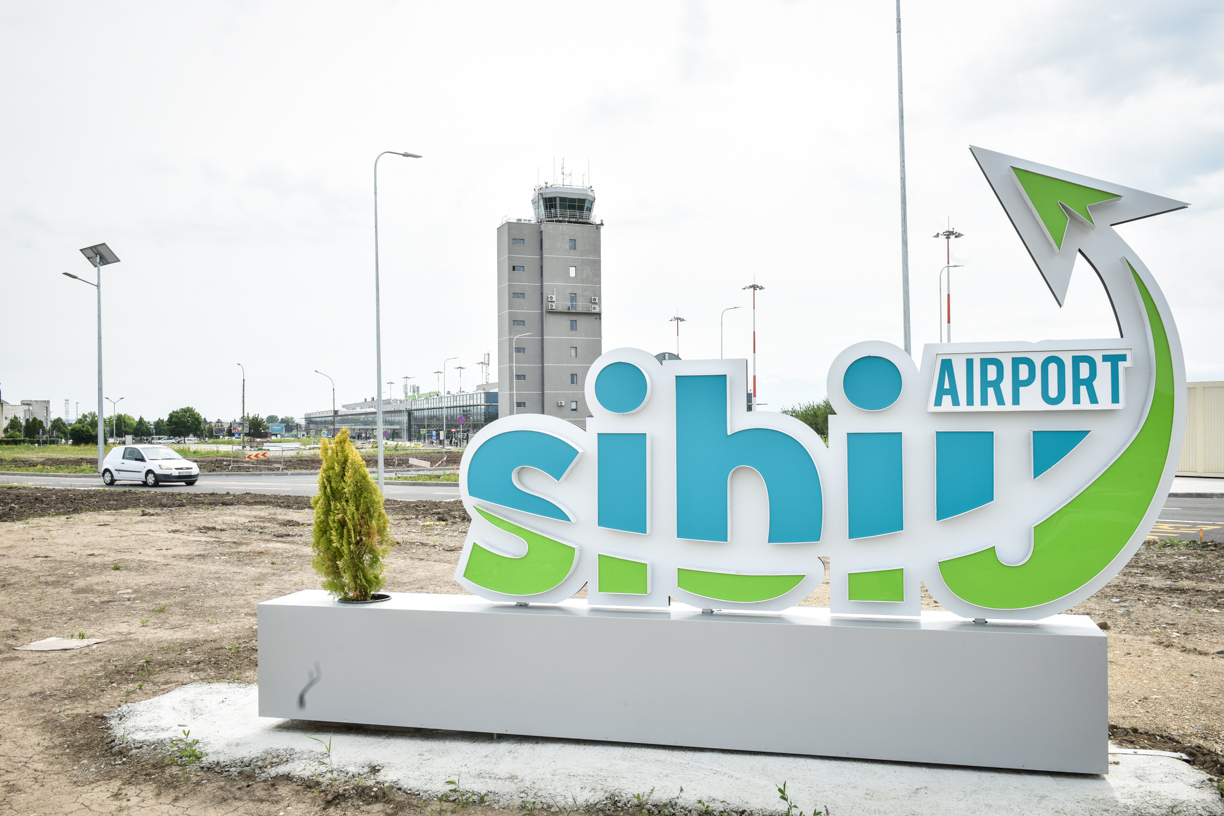 Zborul Nurnberg - Sibiu a fost deviat pe aeroportul din Cluj. Avionul a încercat de două ori aterizarea la Sibiu, dar nu a reușit din cauza vântului puternic