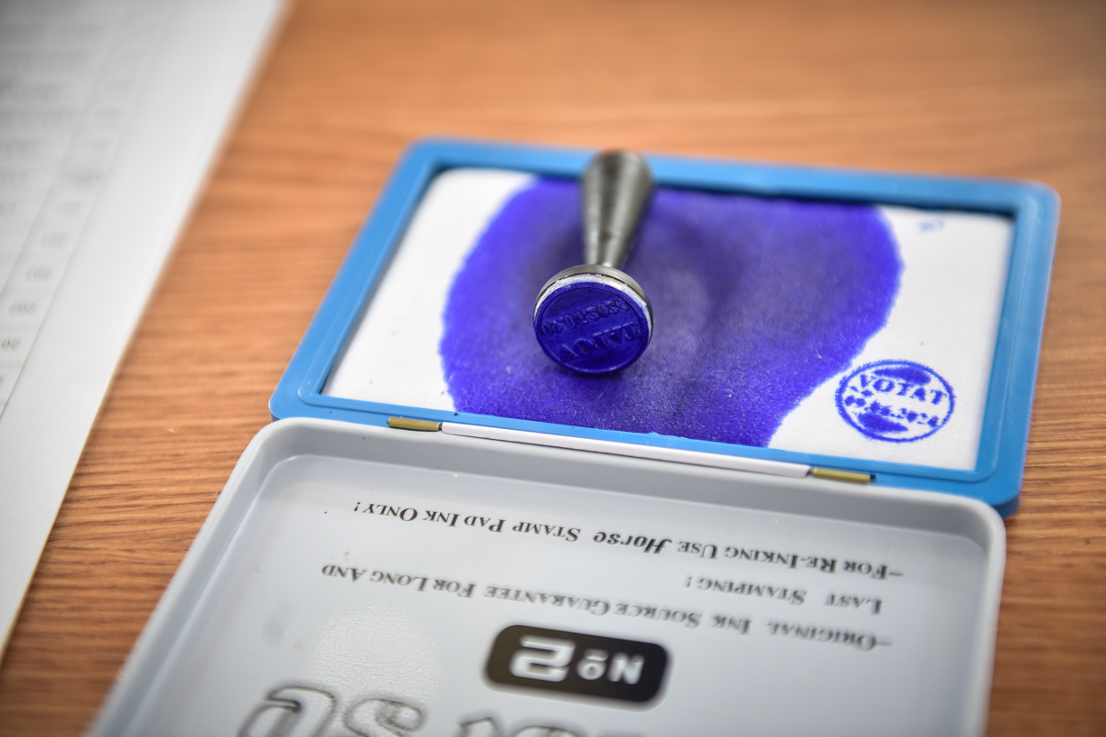 Sibian amendat cu 1.000 de lei pentru propagandă electorală. Și-a fotografiat buletinul de vot