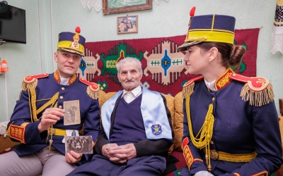 Sibianul Moisă Irod, ultimul militar român din garda Regelui Mihai, împlinește 102 ani: „Ei au luat țara asta pe umeri și au purtat-o, iar noi trebuie să o ducem mai departe, la fel de bine și de frumos”
