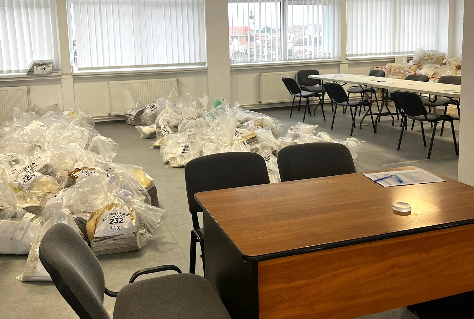 ACTUALIZARE Renumărarea voturilor, la Sibiu: Au fost verificate 250 de secții de votare. Procesul se oprește la ora 21:00