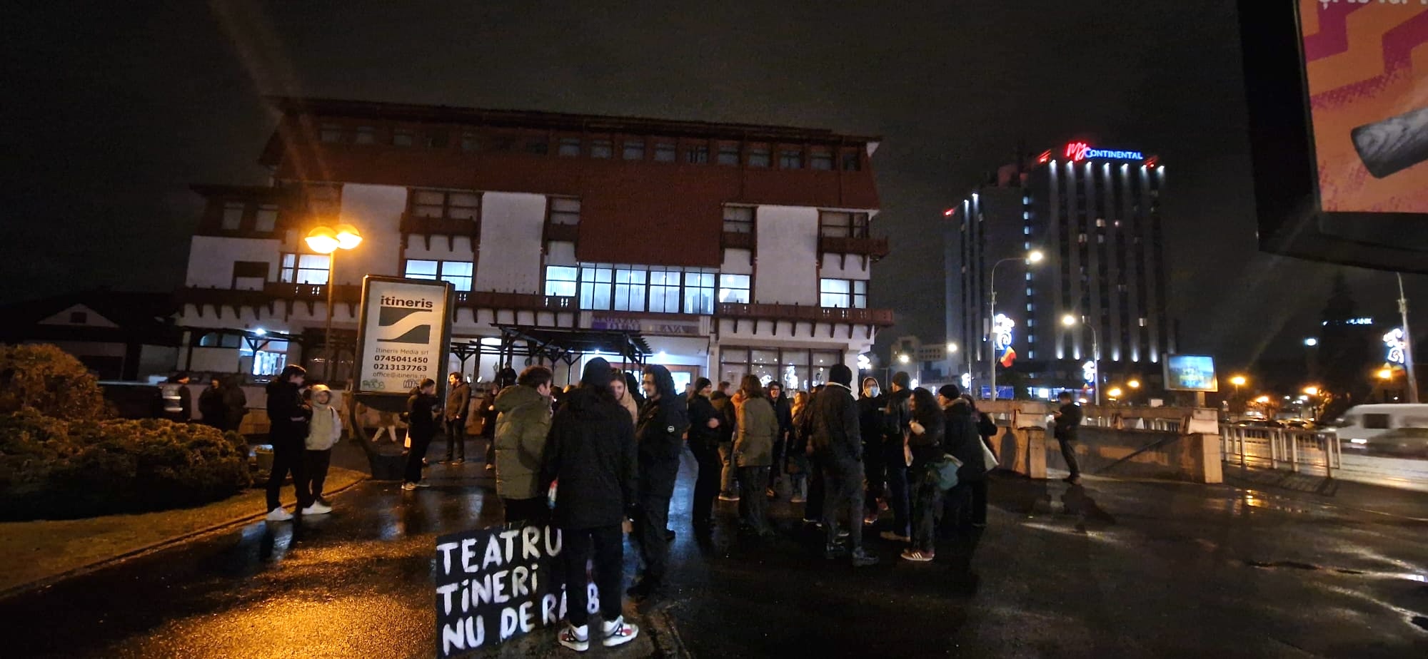 Protest restrâns în centrul Sibiului: ”Mai gravă decât sila noastră este posibilitatea de a pierde România europeană”