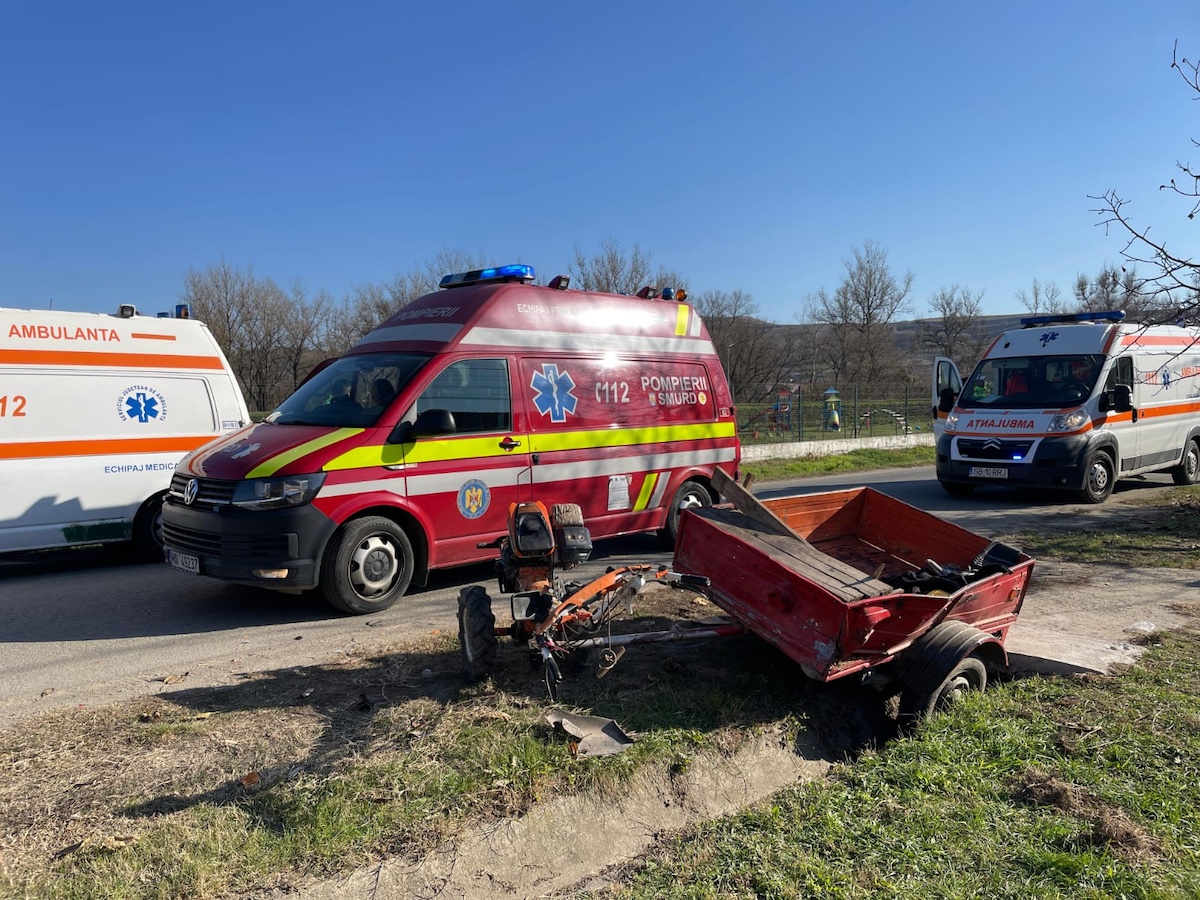 Accident cu trei victime pe DN14, produs de o șoferiță de 79 de ani. Ambii șoferi aveau aburi de alcool în aerul expirat