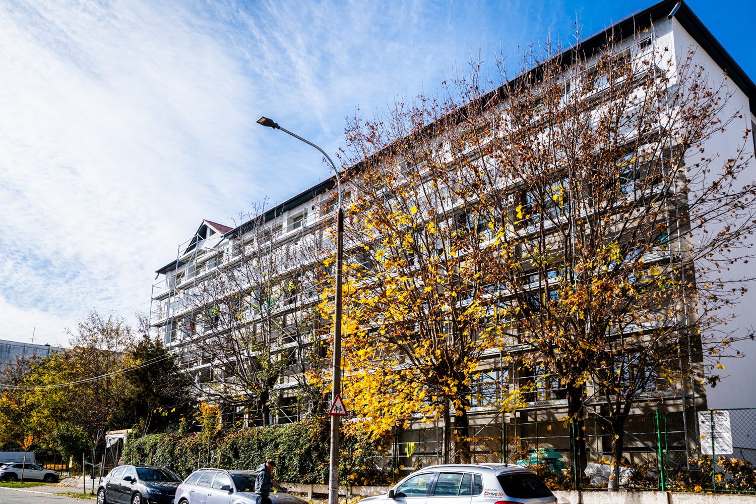 Lucrările de modernizare a trei școli din Sibiu, executate în proporție de 40% - 87%. Cel mai repede va fi gata Școala Regele Ferdinand, iar cel mai târziu - Școala N. Iorga