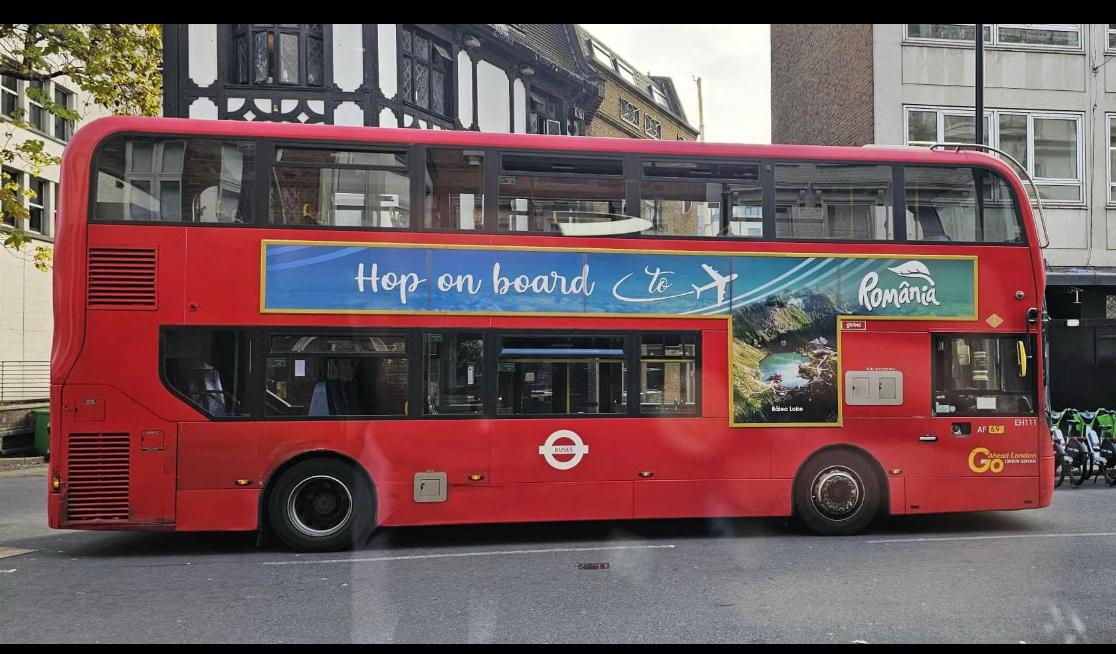 Județul Sibiu și alte destinații turistice din România, promovate pe celebrele autobuze roșii din Londra