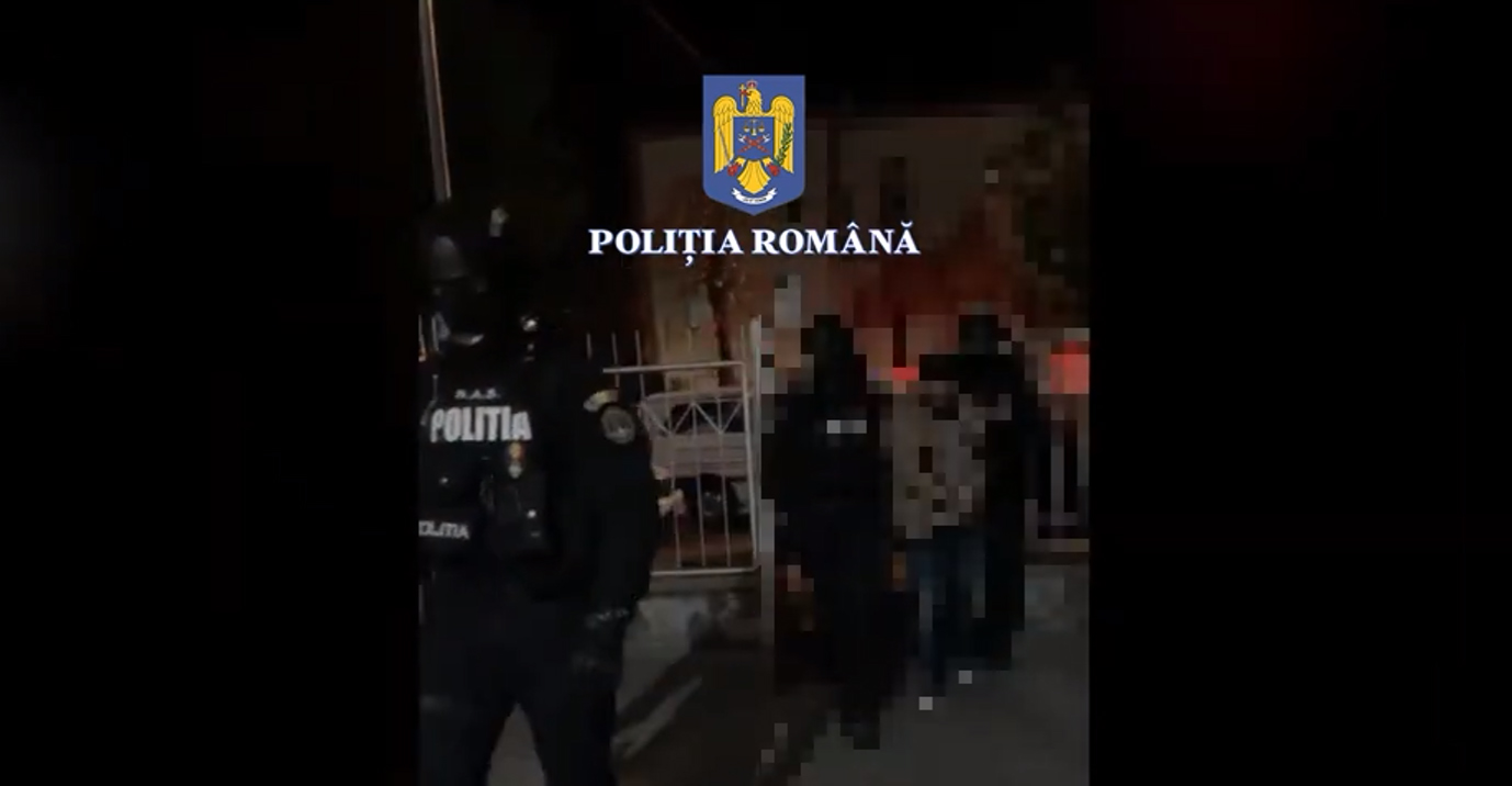 Suspecții tâlhăriei din zona Sub Arini: bărbatul de 26 de ani a fost arestat preventiv, iar minorul de 17 a primit arest la domiciliu