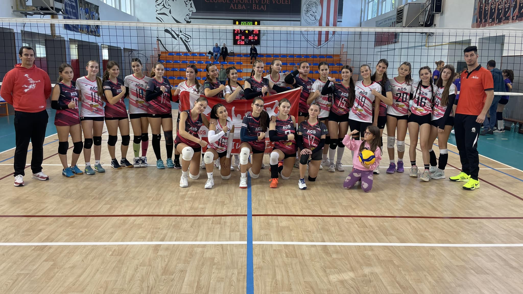 Sibiul devine din nou gazdă pentru voleiul juvenil, organizând în acest weekend Turneul 2 al Campionatului Național de Volei Feminin U17